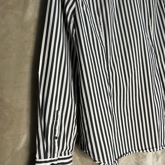 WORTHINGTON COLLARED CUFFED LONG SLEEVE SHIRT - Picture 9 of 12